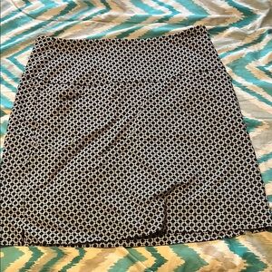 Stylish Black and White Patterned Skort